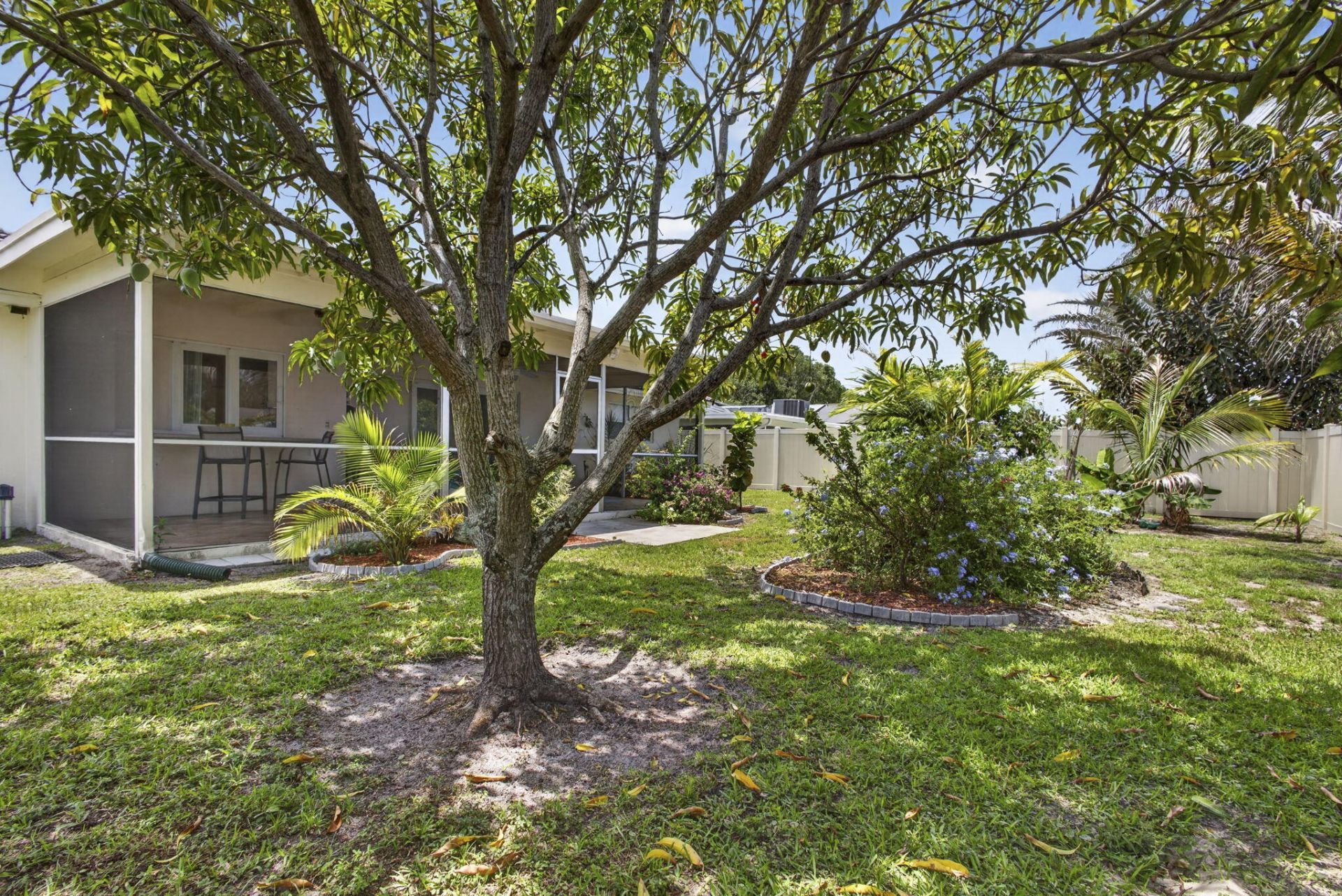 9860 Honeysuckle Avenue, Palm Beach Gardens, FL 33410 Photo