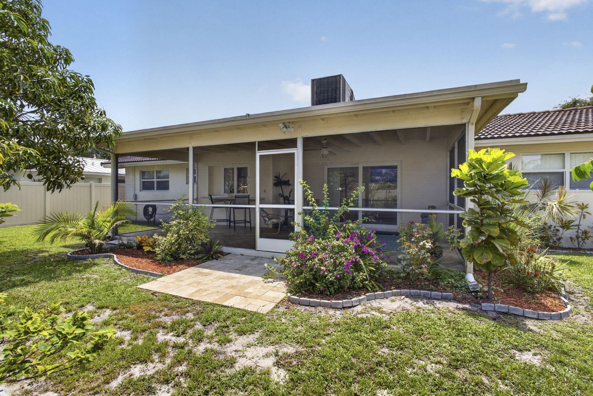 9860 Honeysuckle Avenue, Palm Beach Gardens, FL 33410 Photo