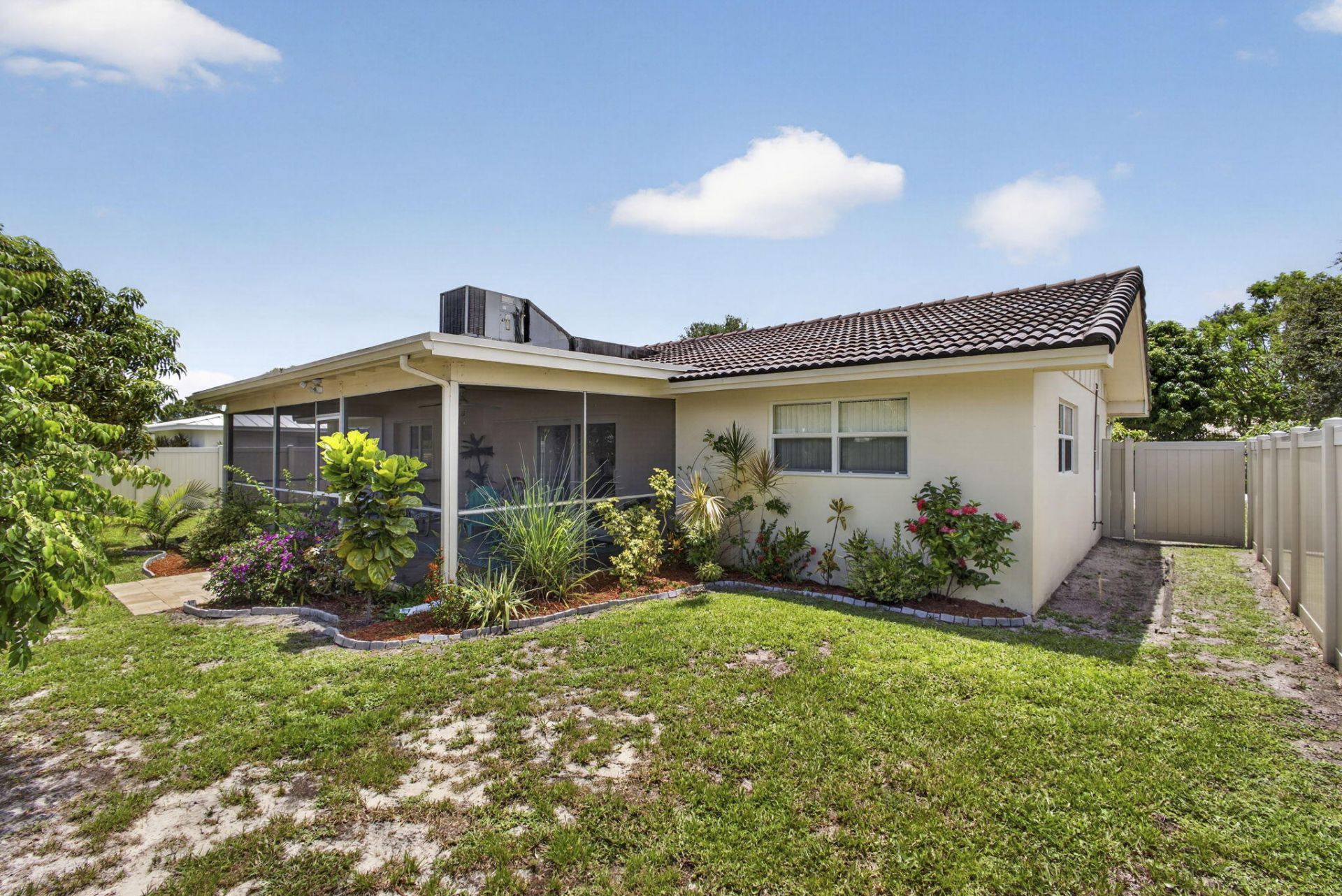 9860 Honeysuckle Avenue, Palm Beach Gardens, FL 33410 Photo