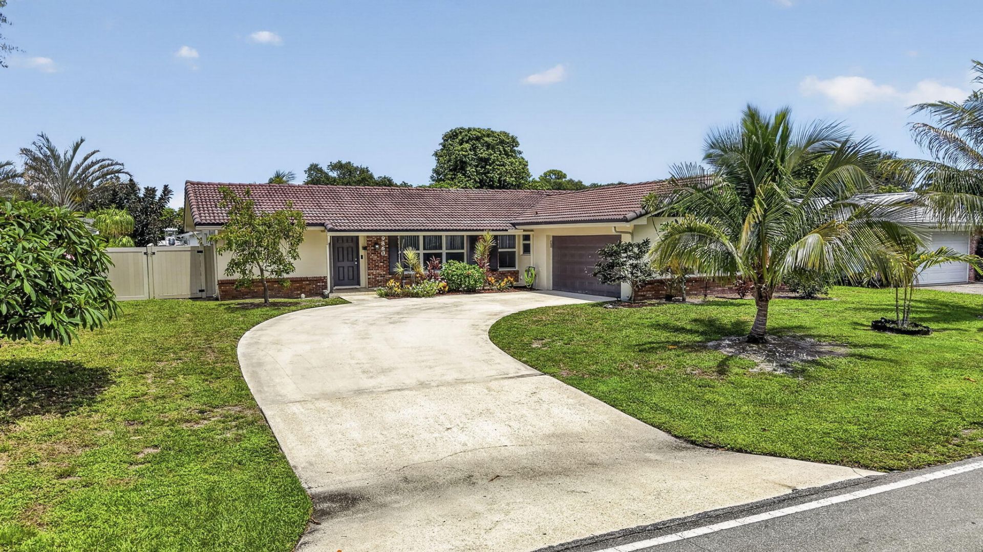 9860 Honeysuckle Avenue, Palm Beach Gardens, FL 33410 Photo