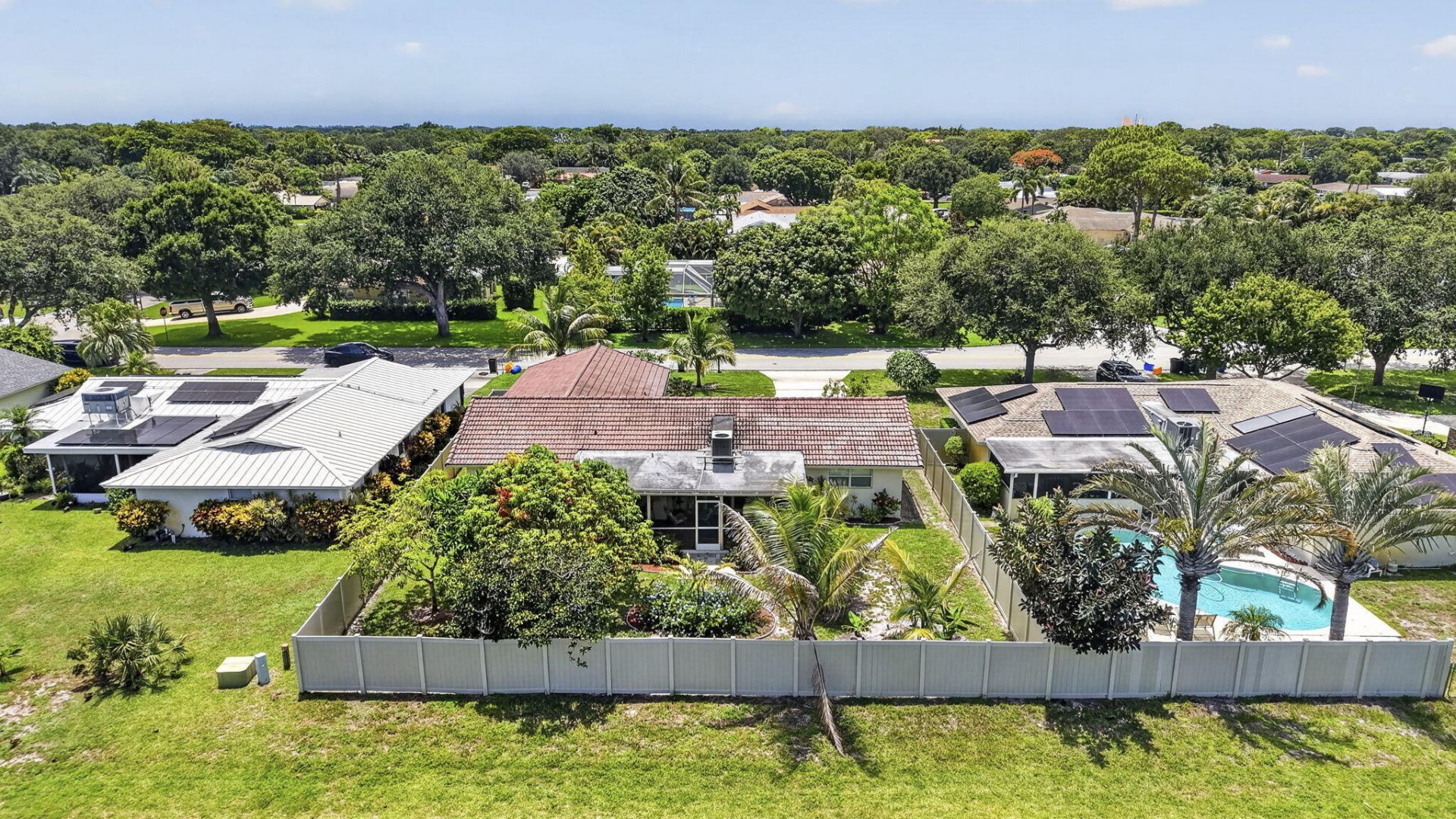 9860 Honeysuckle Avenue, Palm Beach Gardens, FL 33410 Photo
