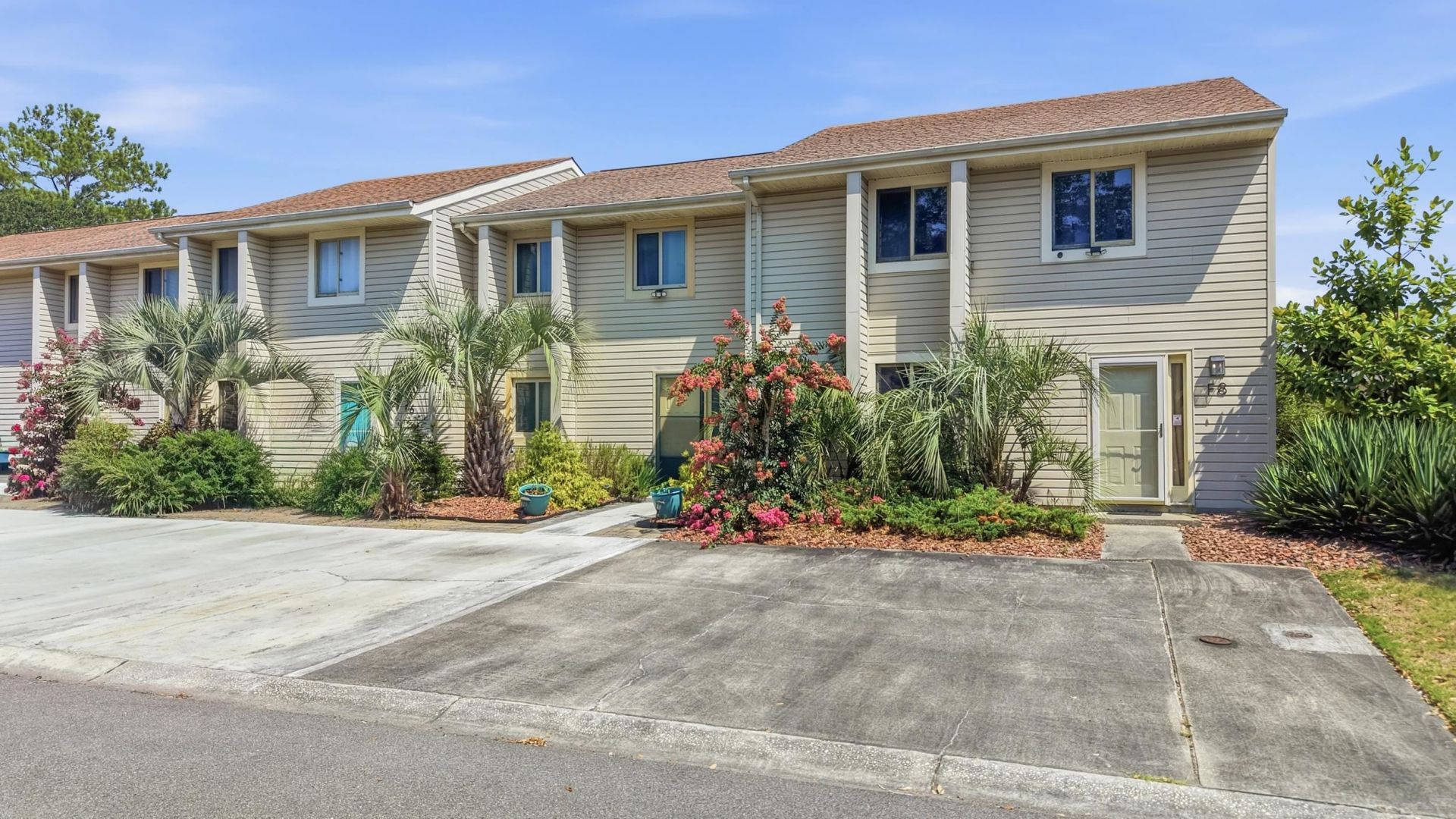 951 Plantation Dr. Photo 6