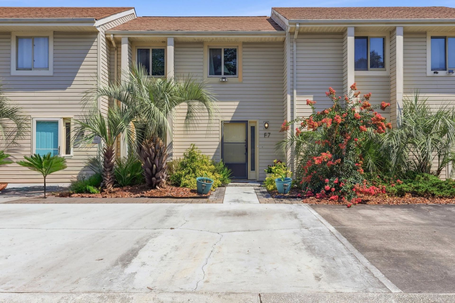 951 Plantation Dr. Photo 8