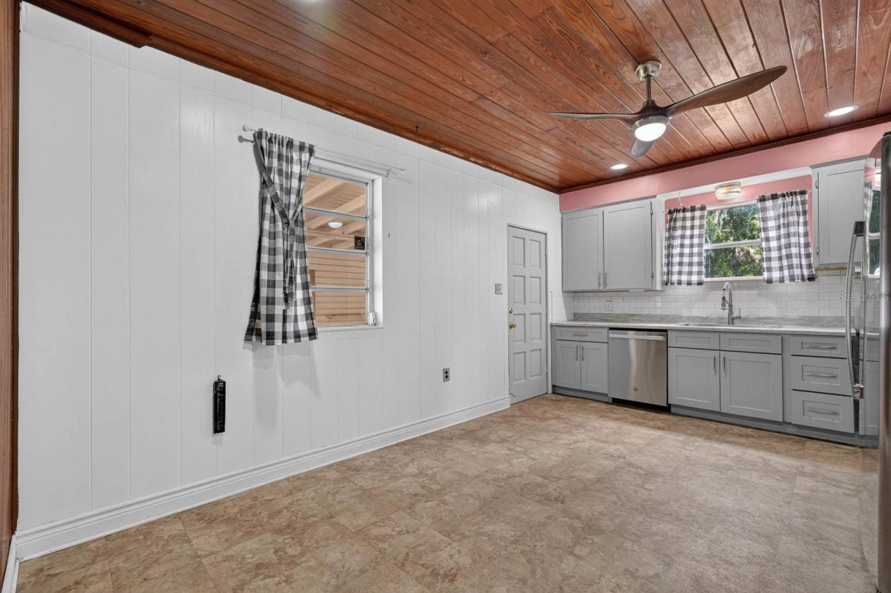 131 Dunn Avenue, San Mateo, FL 32187 Photo