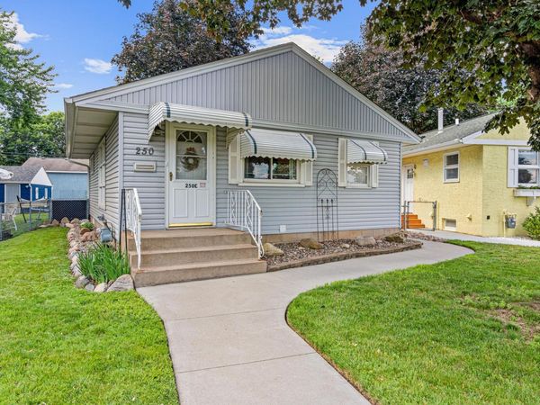 250 Macarthur Street E, South Saint Paul, MN 55075