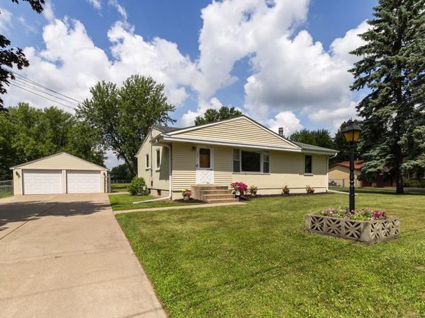 1957 Payne Avenue, Maplewood, MN 55117