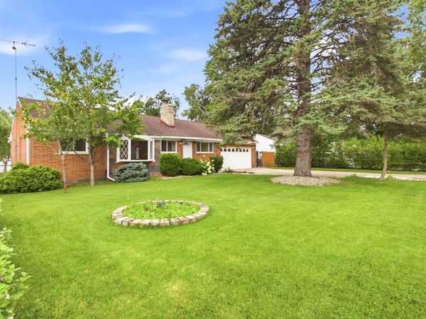 8885 Cardwell Street, Livonia, MI 48150