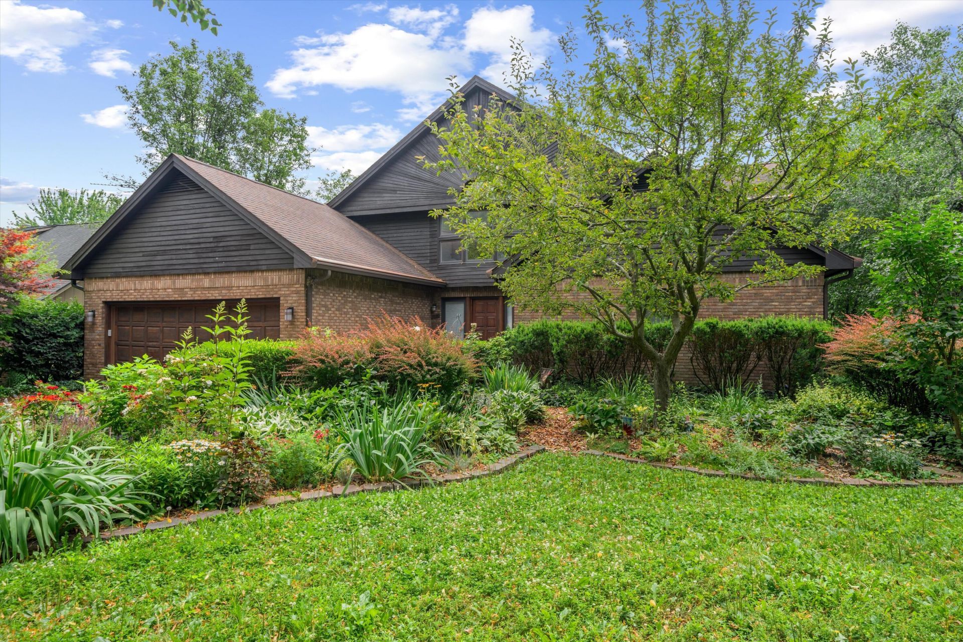 2361 Delaware Drive, Ann Arbor, MI 48103 Main Photo