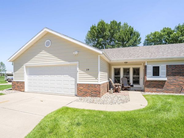 19 Park Village, LeMars, IA 51031