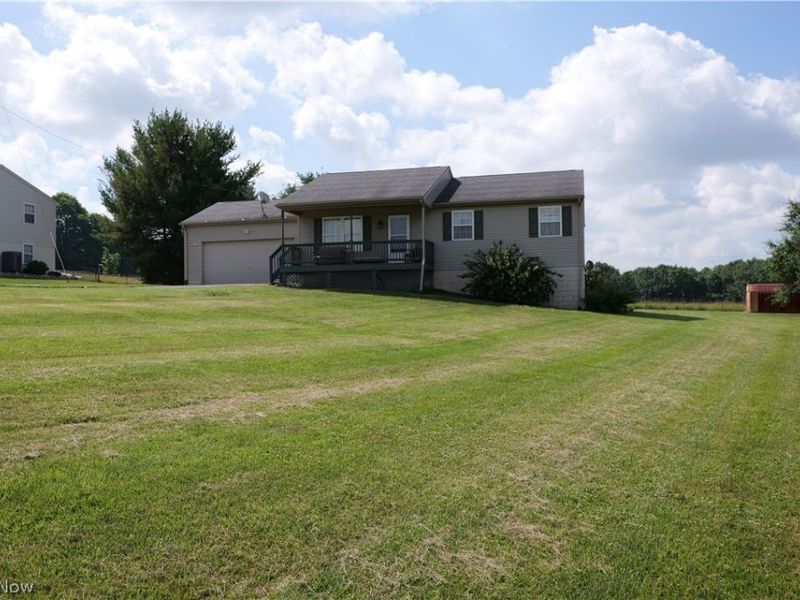 47095 Timber Run Street, New Waterford, OH 44445 Photo 1