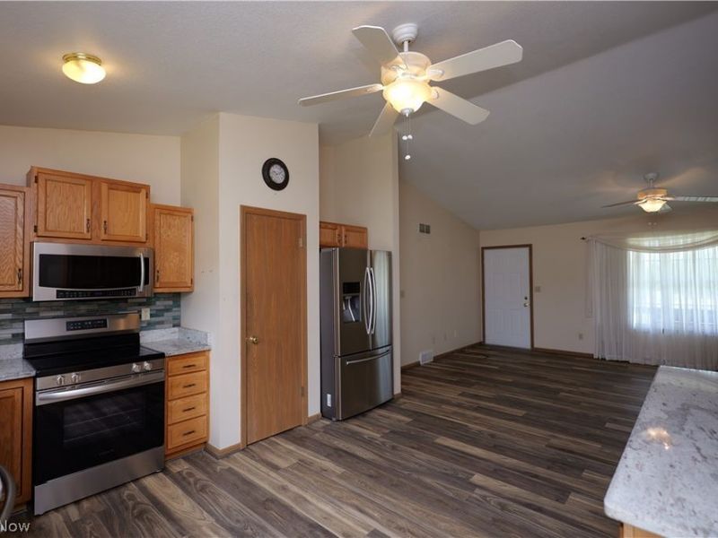 47095 Timber Run Street, New Waterford, OH 44445 Photo 10
