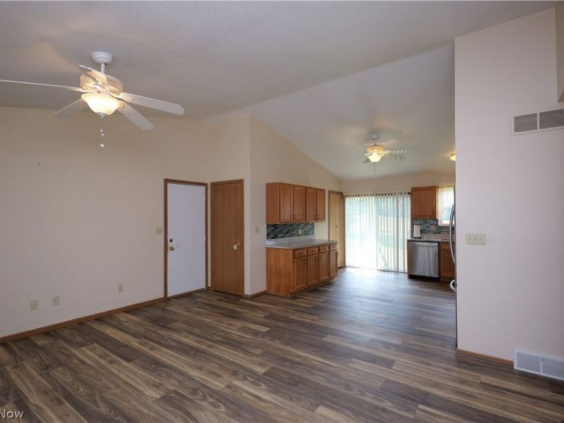 47095 Timber Run Street, New Waterford, OH 44445 Photo 11