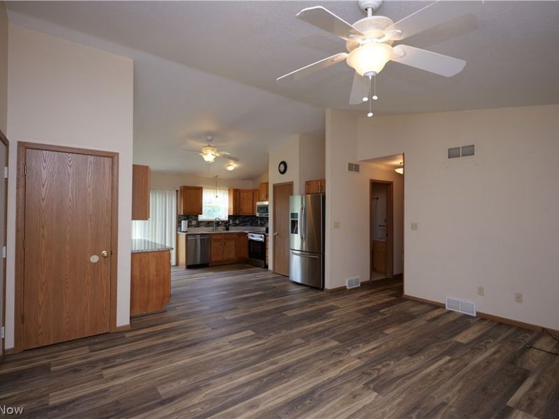 47095 Timber Run Street, New Waterford, OH 44445 Photo 12