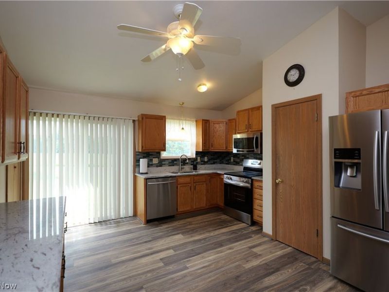 47095 Timber Run Street, New Waterford, OH 44445 Photo 8