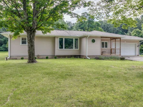 127 Beadle Lake Drive, Battle Creek, MI 49014