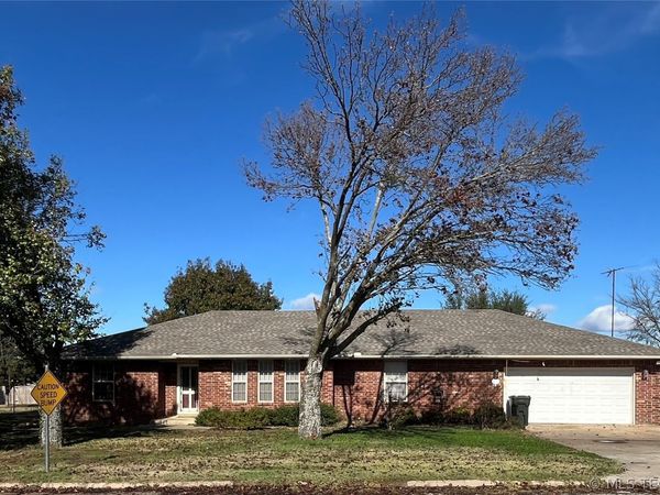 940 Durango, Lone Grove, OK 73401