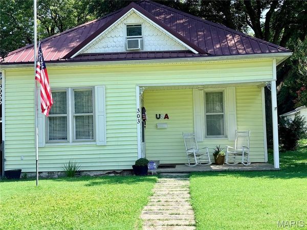 303 E Davidson Avenue , Chaffee, MO 63740