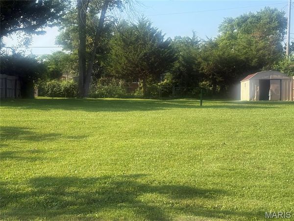 14 Georgetown Drive, Granite City, IL 62040