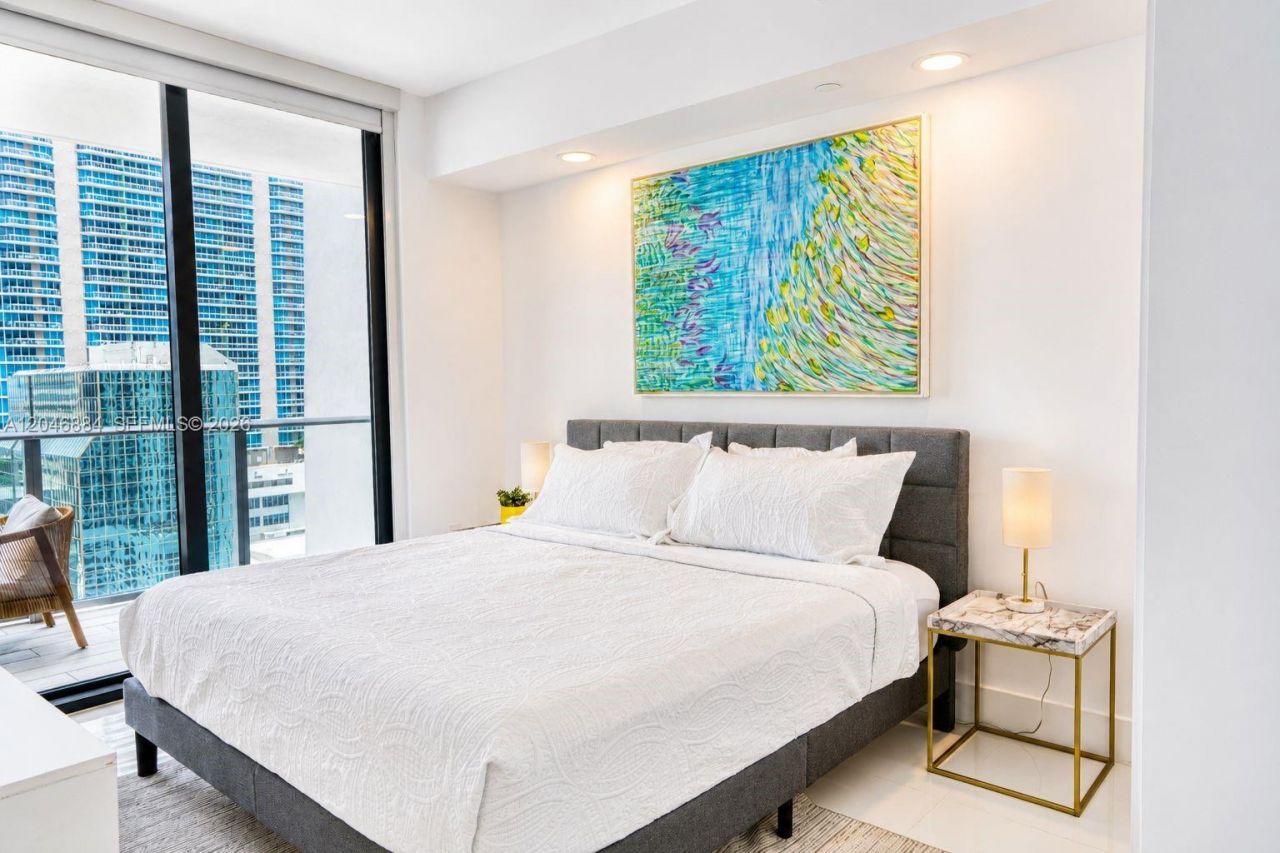 1010 Brickell Ave , Unit 2402, Miami, FL 33131 Photo