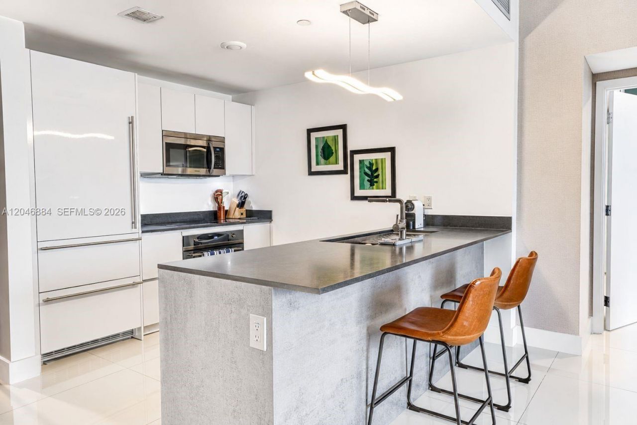 1010 Brickell Ave , Unit 2402, Miami, FL 33131 Photo