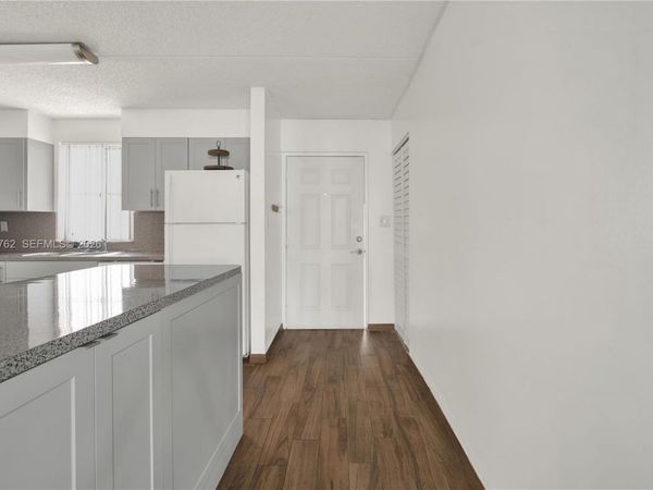 Unit 113, Hialeah, FL 33015