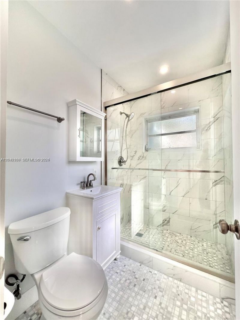2245 SW 25th Ter, Miami, FL 33133 Photo