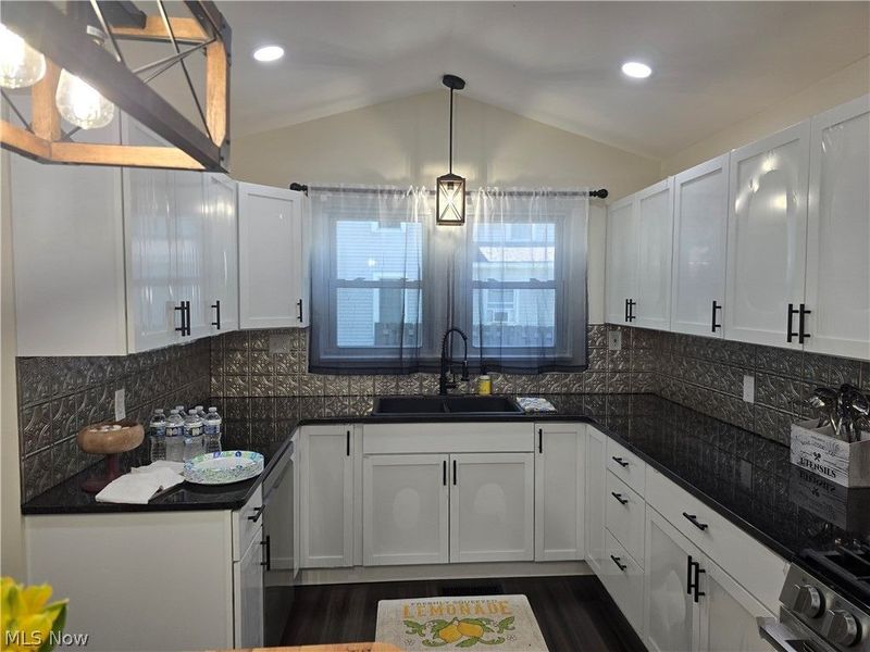 132 E Main Street, South Amherst, OH 44001 Photo 18