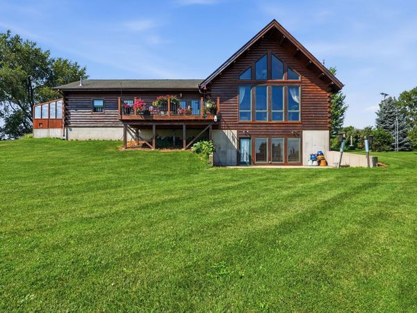 5547 MORSE NE, Solon, IA 52333