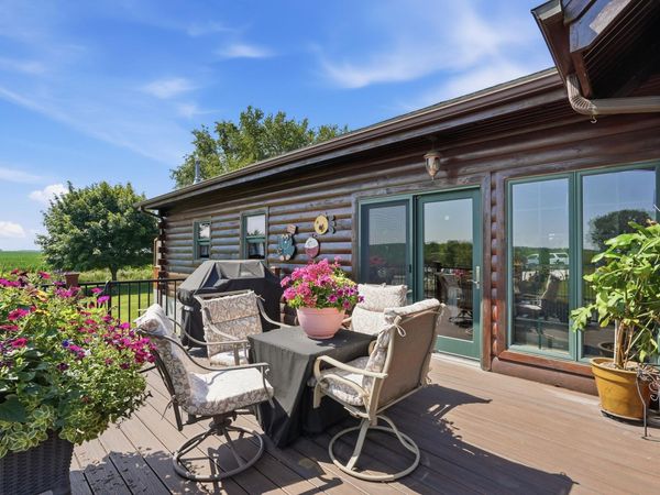 5547 MORSE NE, Solon, IA 52333
