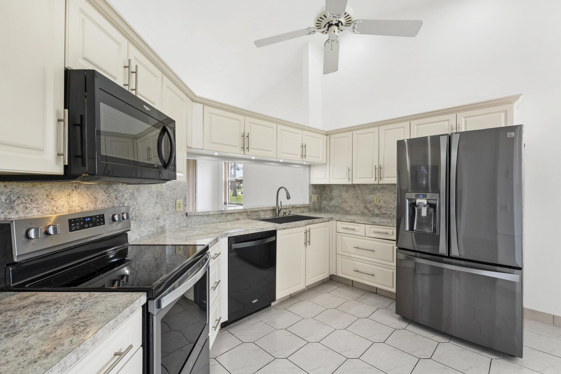 7792 Lexington Club Boulevard, Unit B, Delray Beach, FL 33446 Photo