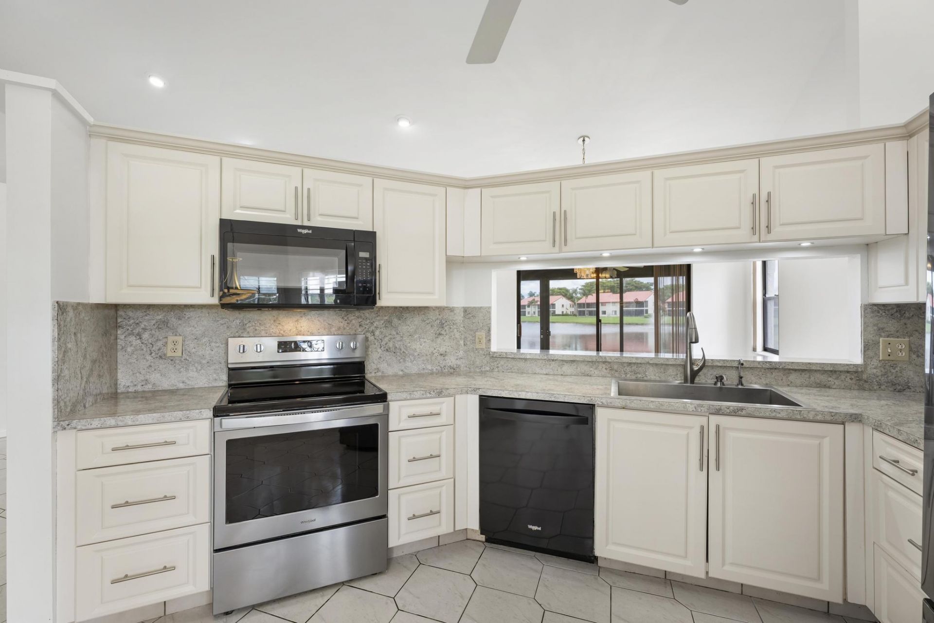 7792 Lexington Club Boulevard, Unit B, Delray Beach, FL 33446 Photo