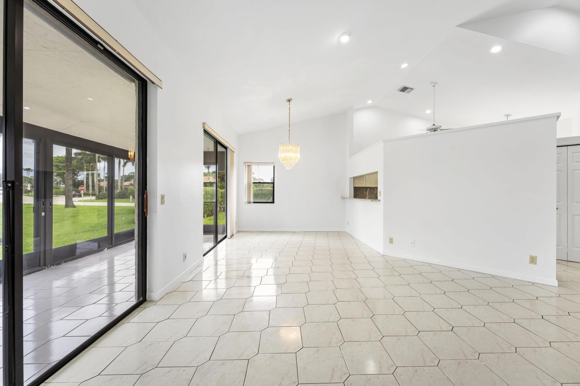 7792 Lexington Club Boulevard, Unit B, Delray Beach, FL 33446 Photo
