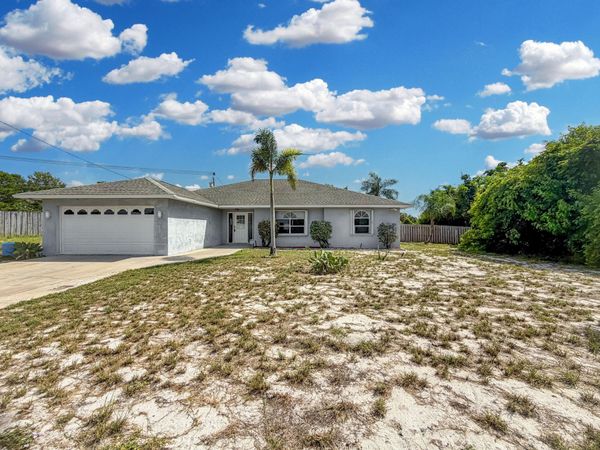 2361 NE 21st Avenue, Jensen Beach, FL 34957