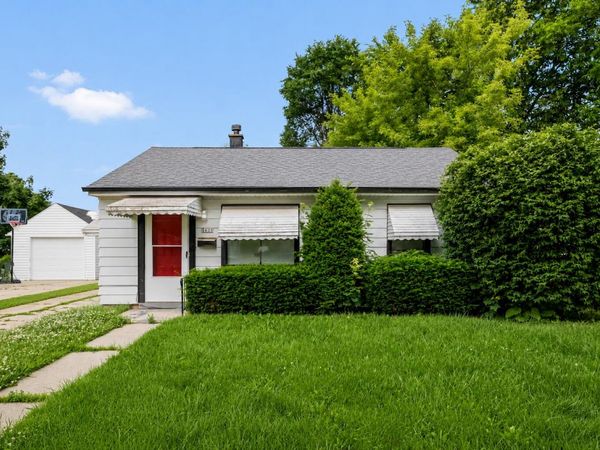 5695 N 57th St, Milwaukee, WI 53218