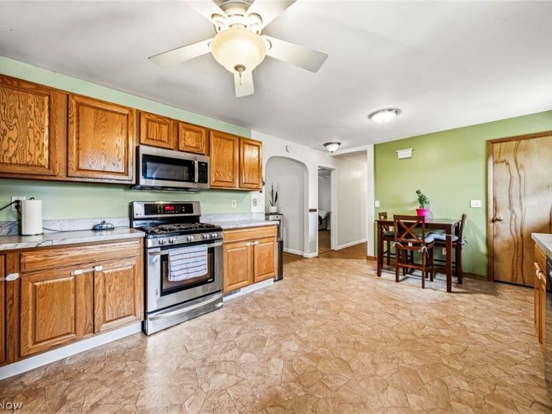 8625 Ravenna Road, Chardon, OH 44024 Photo 12