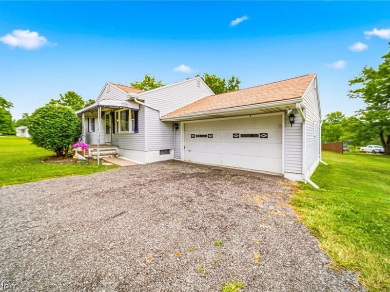 8625 Ravenna Road, Chardon, OH 44024 Photo 3