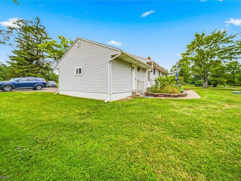 8625 Ravenna Road, Chardon, OH 44024 Photo 4