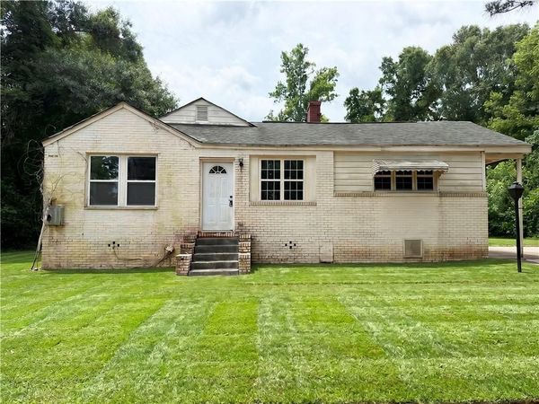 1320 Winona Avenue , Griffin, GA 30223