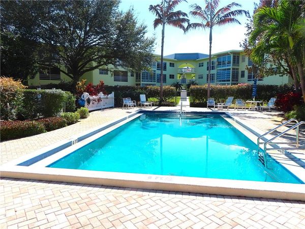 1100 Ponce De Leon Circle, Unit E201, Vero Beach, FL 32960