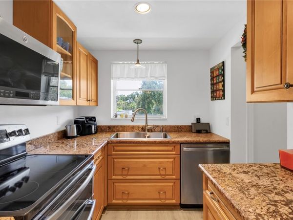1100 Ponce De Leon Circle, Unit E201, Vero Beach, FL 32960