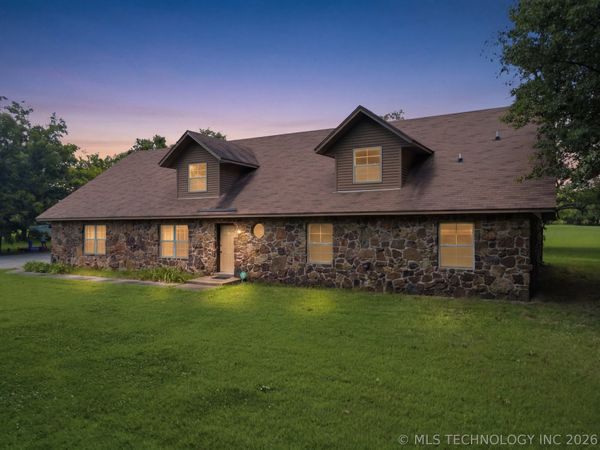 602 N Lynn Lane Road , Catoosa, OK 74015