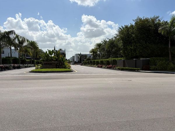 7433 NW 99th Ave , Doral, FL 33178