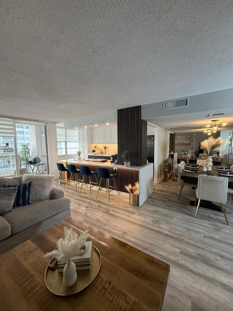 18061 Biscayne Blvd , Unit 404, Aventura, FL 33160 Photo