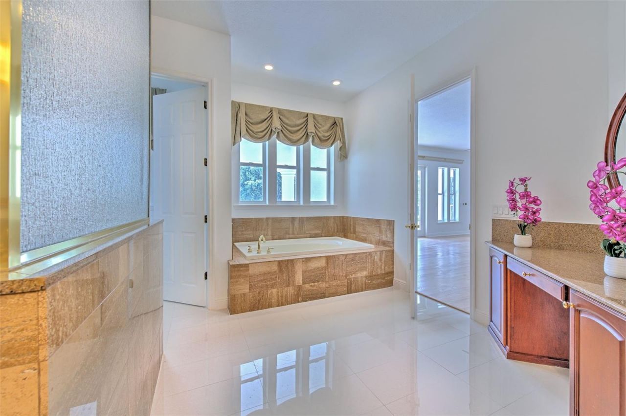 11444 Hammock Oaks Ct, Lithia, FL 33547 Photo