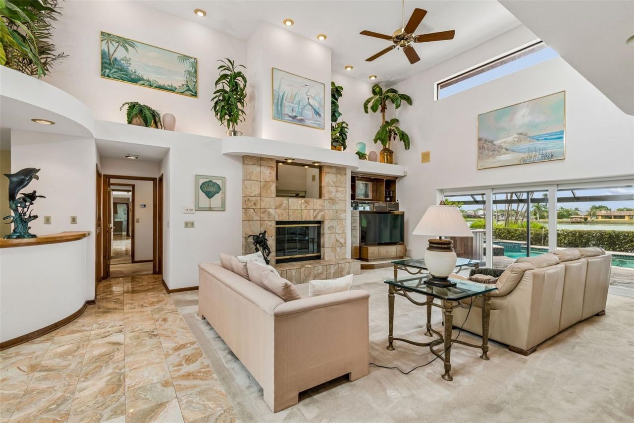 9815 Bay Island Drive, Tampa, FL 33615 Photo