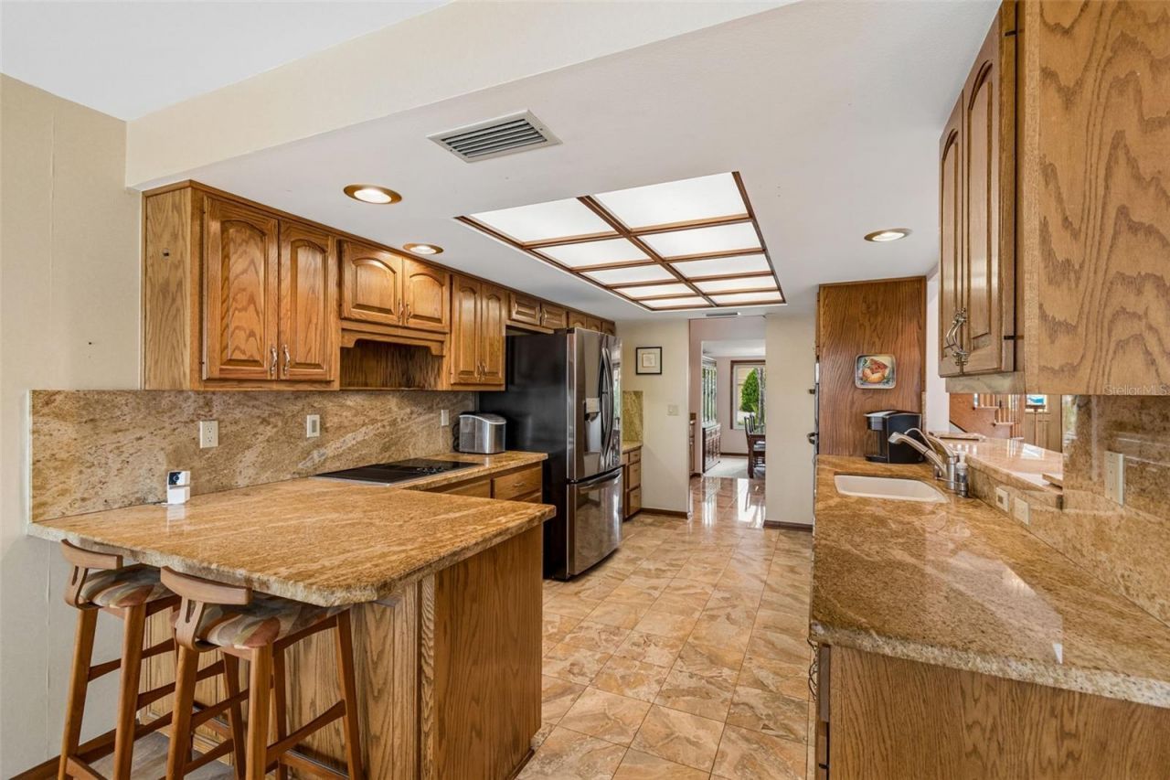 9815 Bay Island Drive, Tampa, FL 33615 Photo