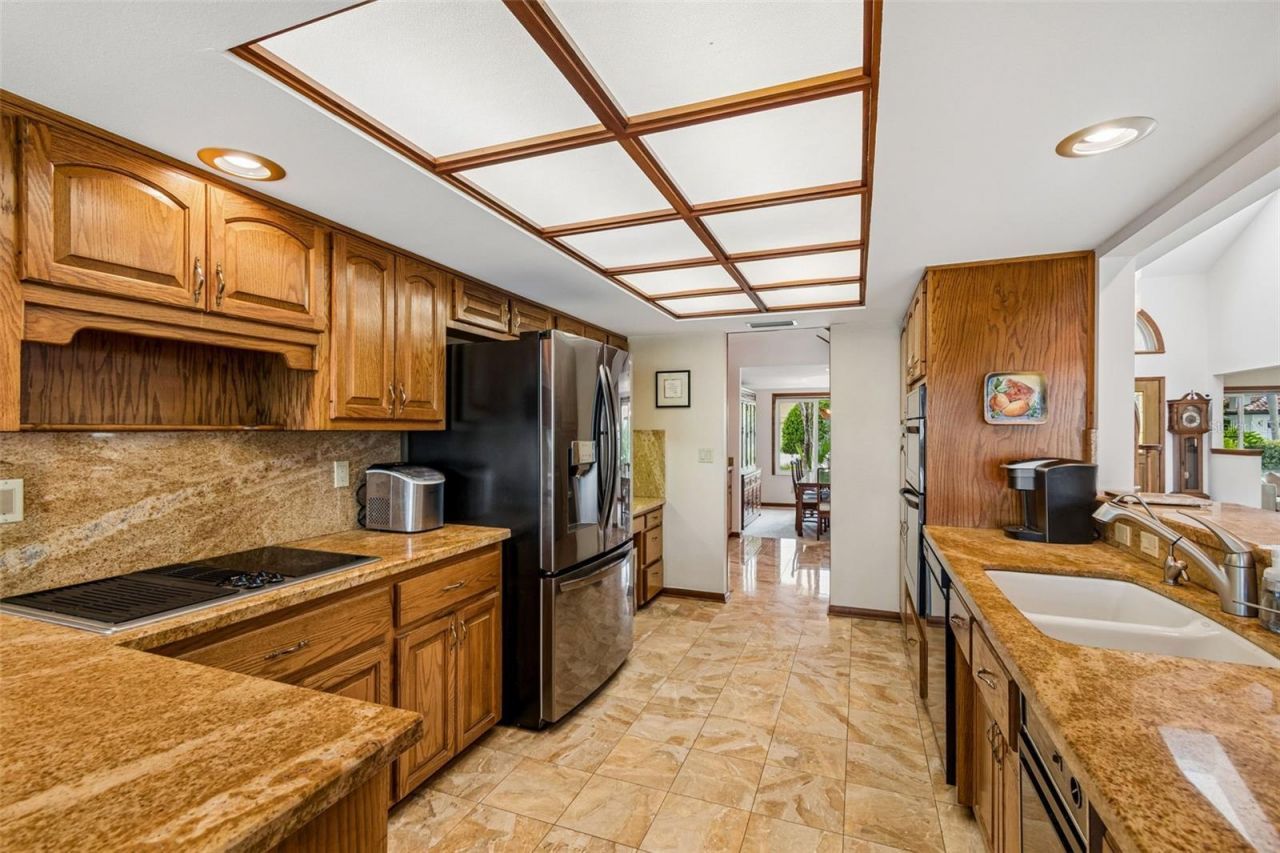9815 Bay Island Drive, Tampa, FL 33615 Photo