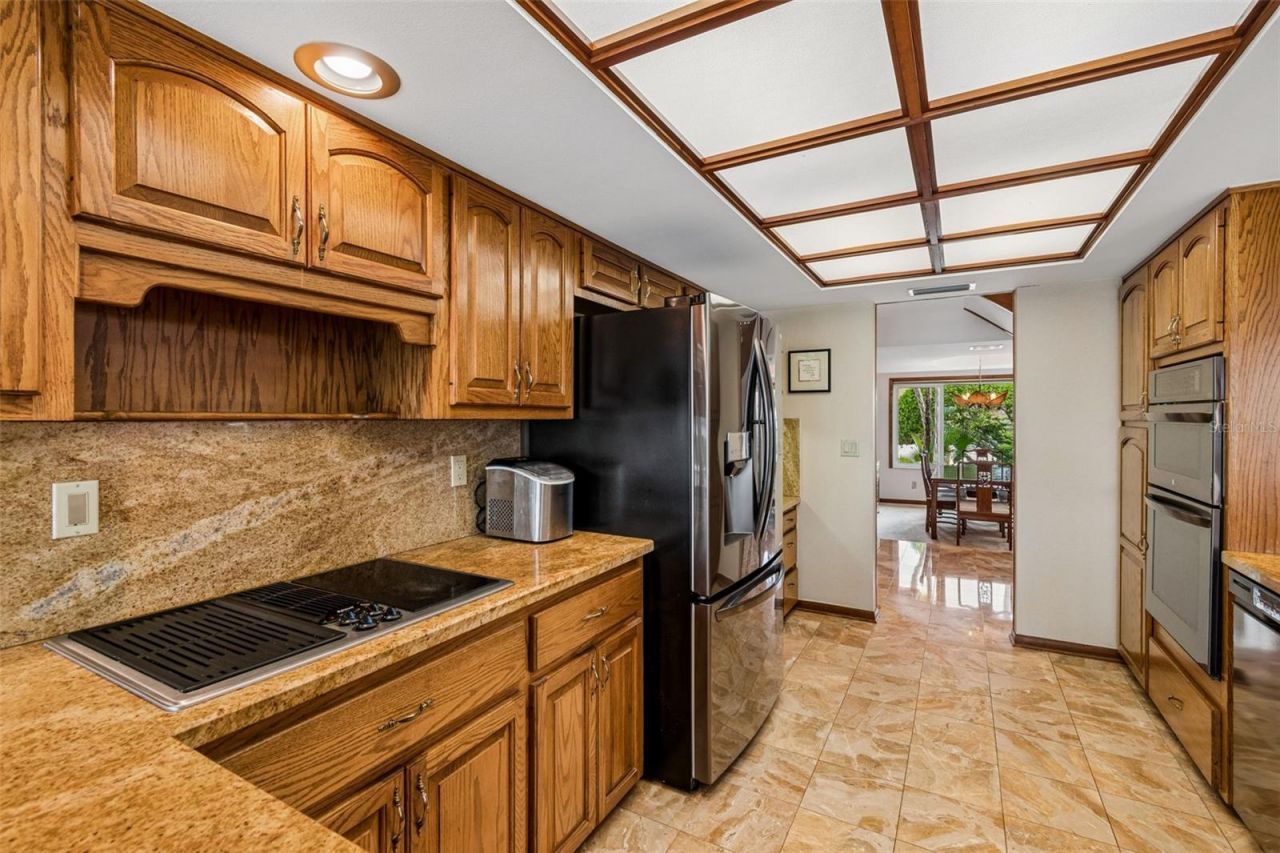 9815 Bay Island Drive, Tampa, FL 33615 Photo