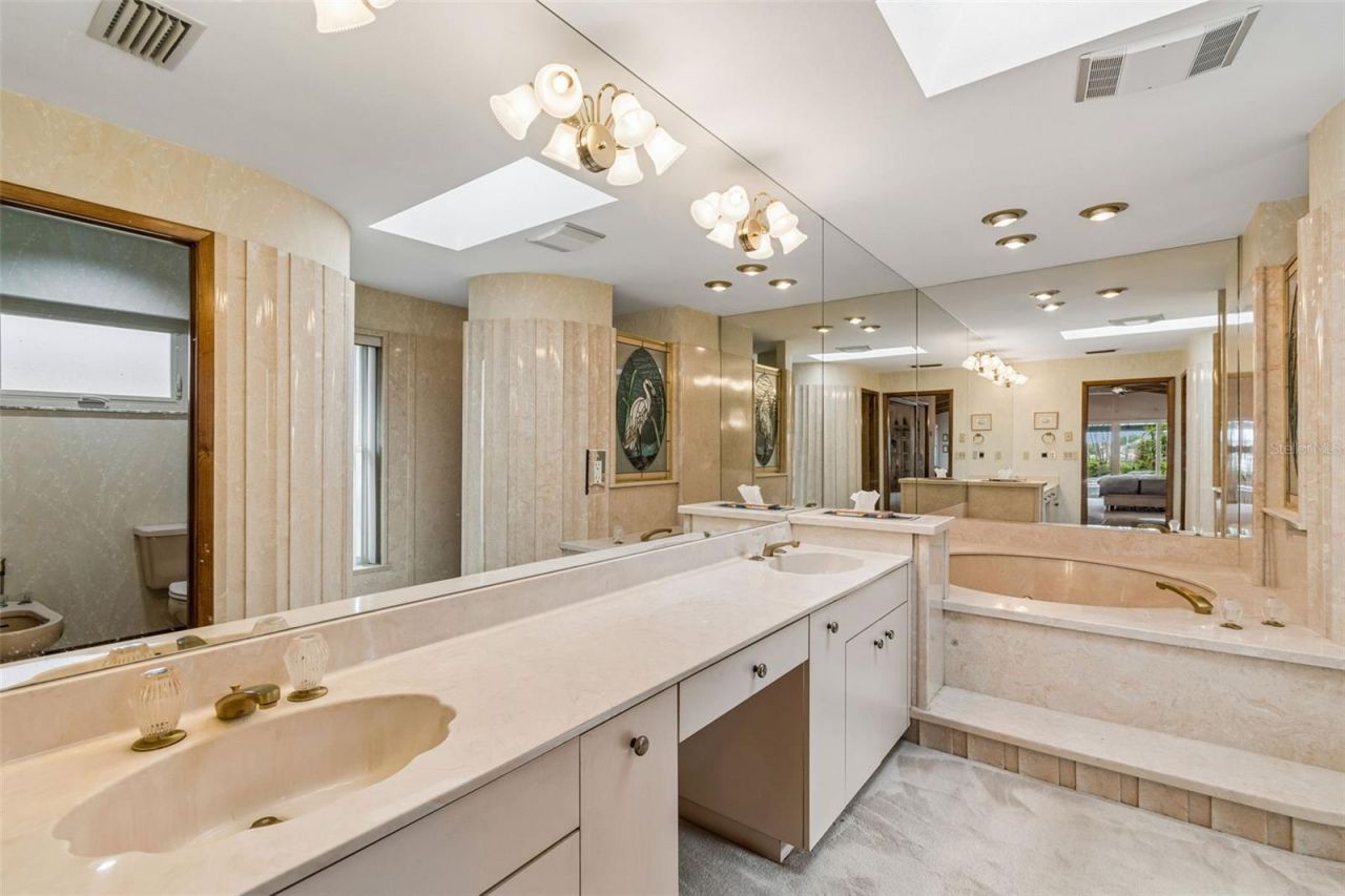 9815 Bay Island Drive, Tampa, FL 33615 Photo