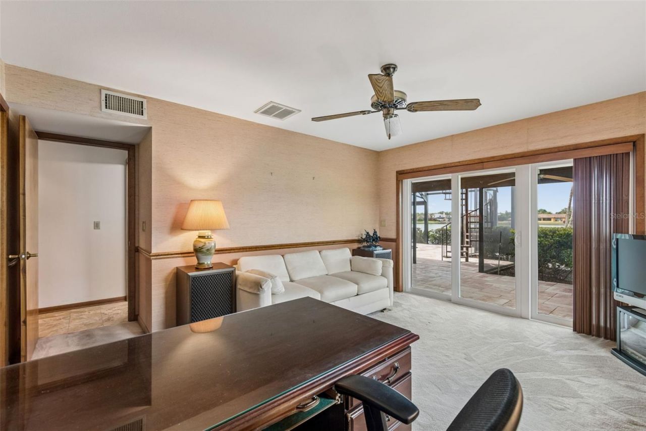 9815 Bay Island Drive, Tampa, FL 33615 Photo
